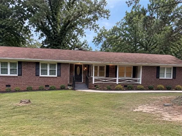 524 Rowland Rd, Stone Mountain, GA 30083
