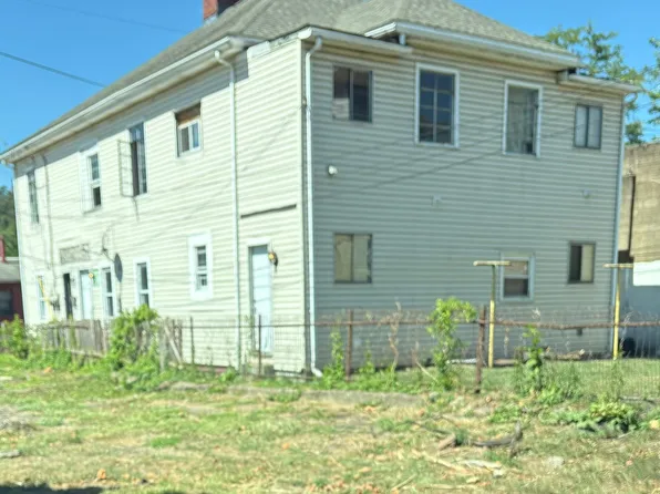 255 S 5th St #2, Steubenville, OH 43952