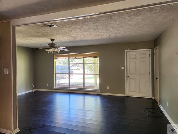2nd image of 18 Wisteria Dr