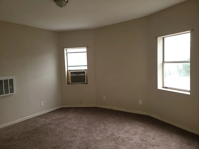 105 McClure St — Photo 27