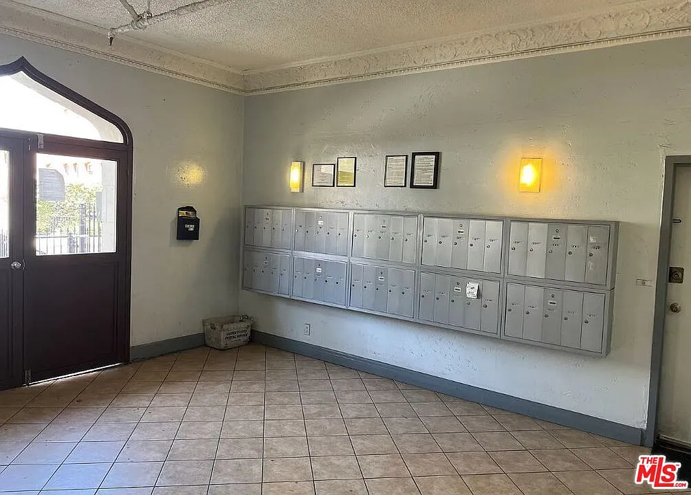 Studio, 1.0 bath, 500 sqft, $1,350 — Photo 2