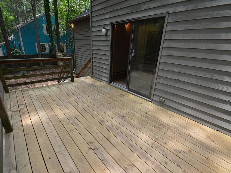 17 Frances St — Photo 1