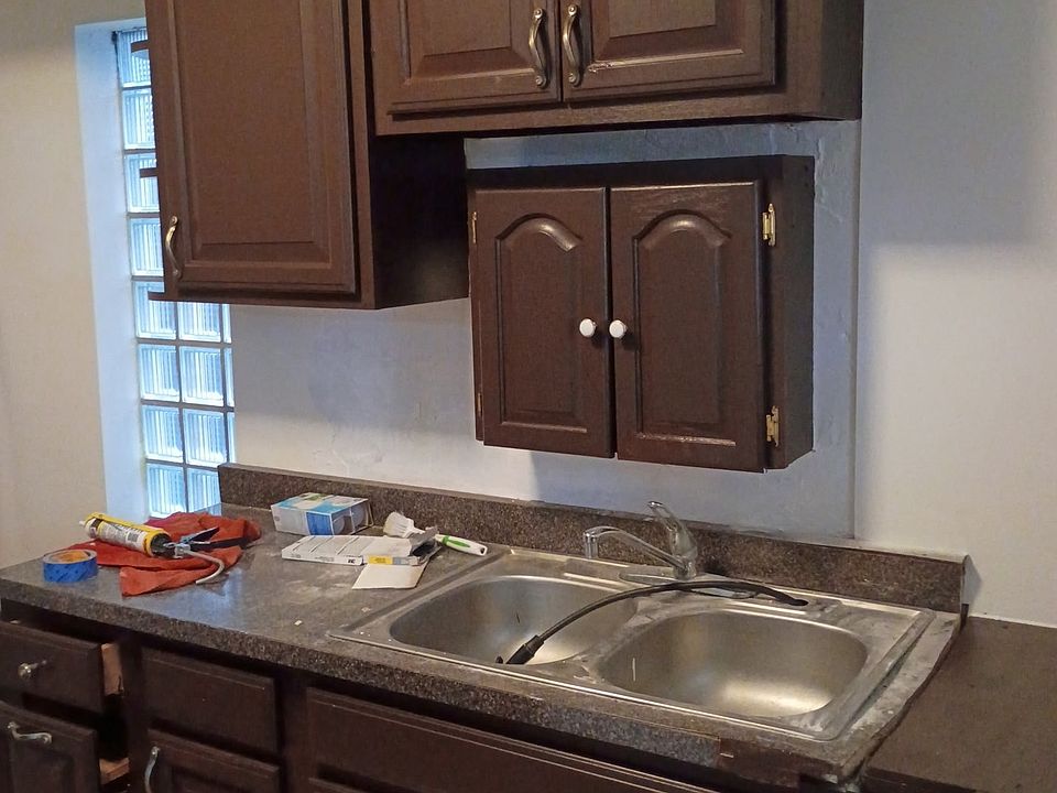 2nd image of 504 Marion Ave