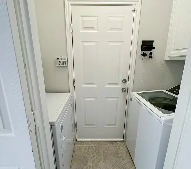 2223 Meadowstone Dr — Photo 17