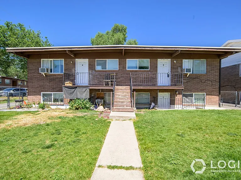 1610 W Ivy Cir #3 — Photo 1