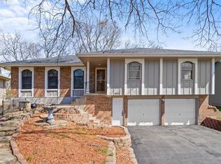 8020 Sunset Cir, Grandview, MO 64030