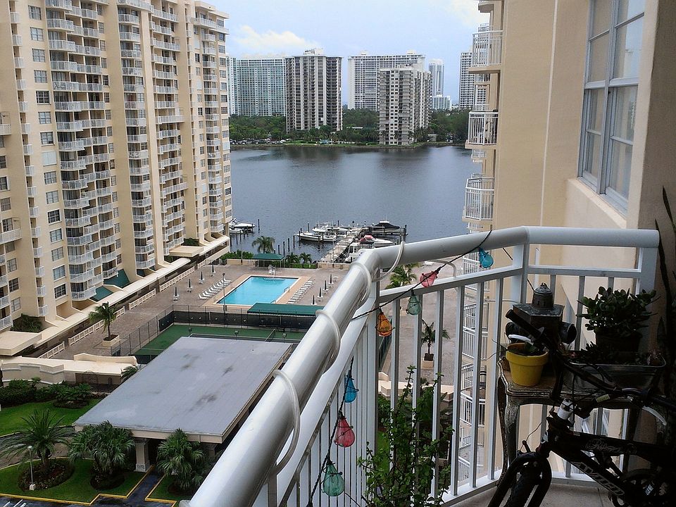 1st image of 18011 Biscayne Blvd APT 1402-1