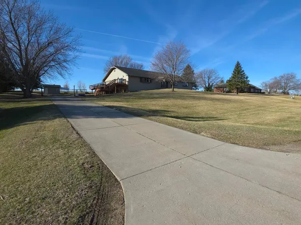 1607 N 23rd Ave W, Newton, IA 50208