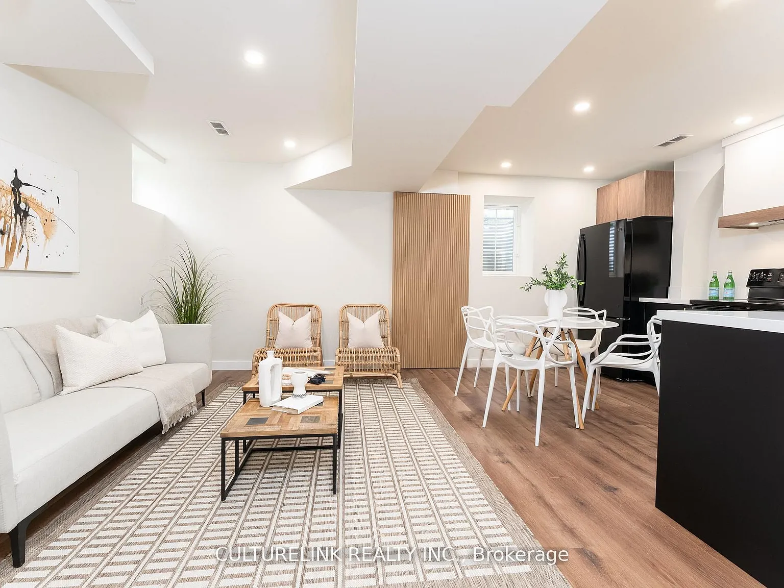 2 bed, $2,000 — Photo 4