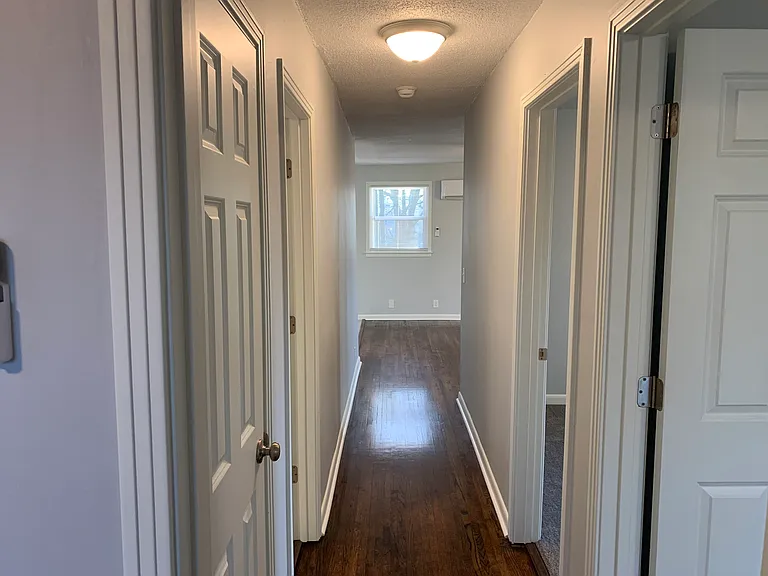 141 Laurel Ct — Photo 6