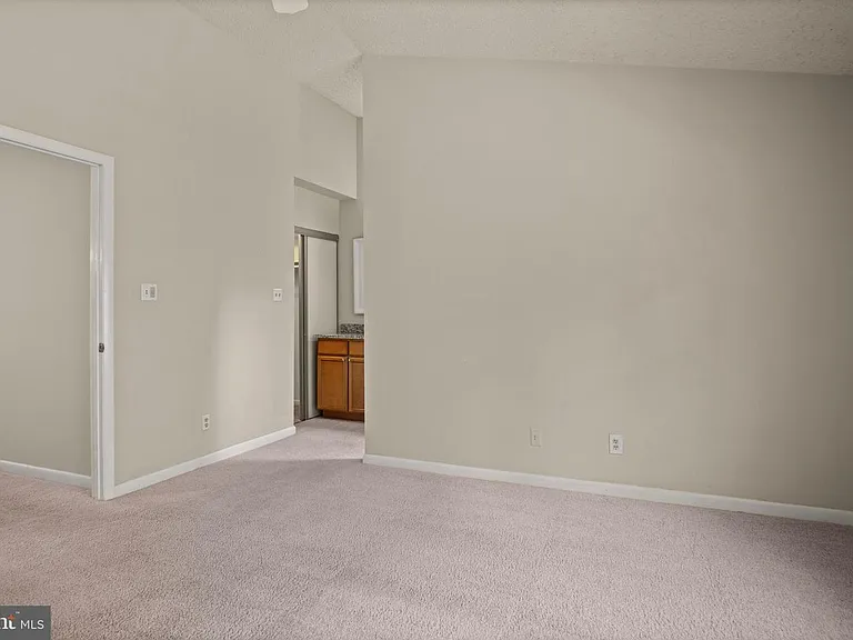 1602 Oak Spring Way — Photo 30