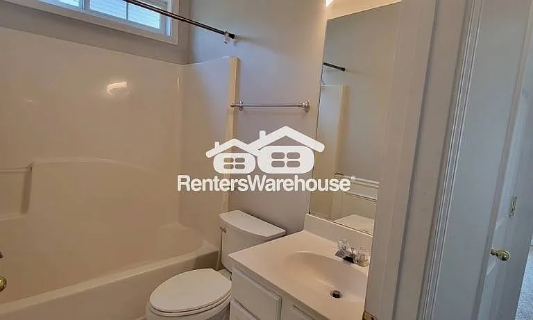 996 Maple Leaf Dr — Photo 7