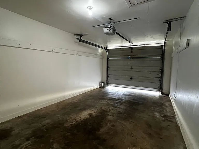 129 Village Dr — Photo 16