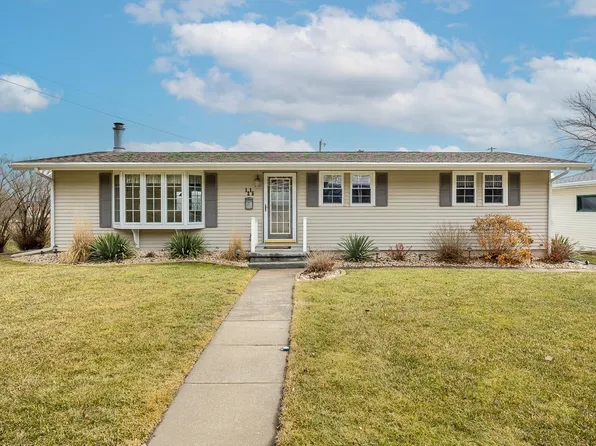 1215 Mulberry St, Bellevue, IA 52031