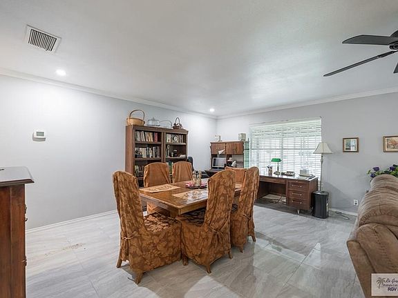 5th image of 2416 S Parkwood Dr