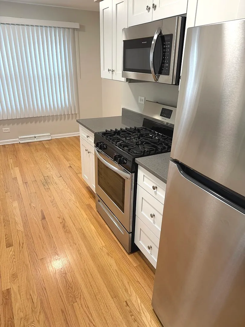 3 bed, 1.5 bath, 1238 sqft, $2,800 — Photo 4