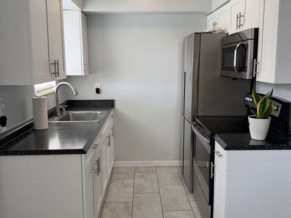 270 NE 40th St APT 22