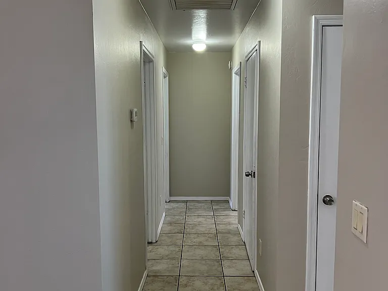 113 W Corona Rd #2 — Photo 22