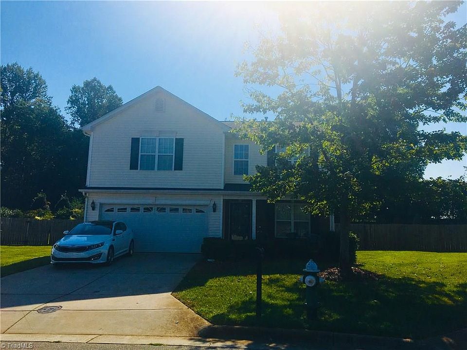 2nd image of 4 White Oak Ct