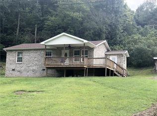 5 Sawyer Dr, Elkview, WV 25071