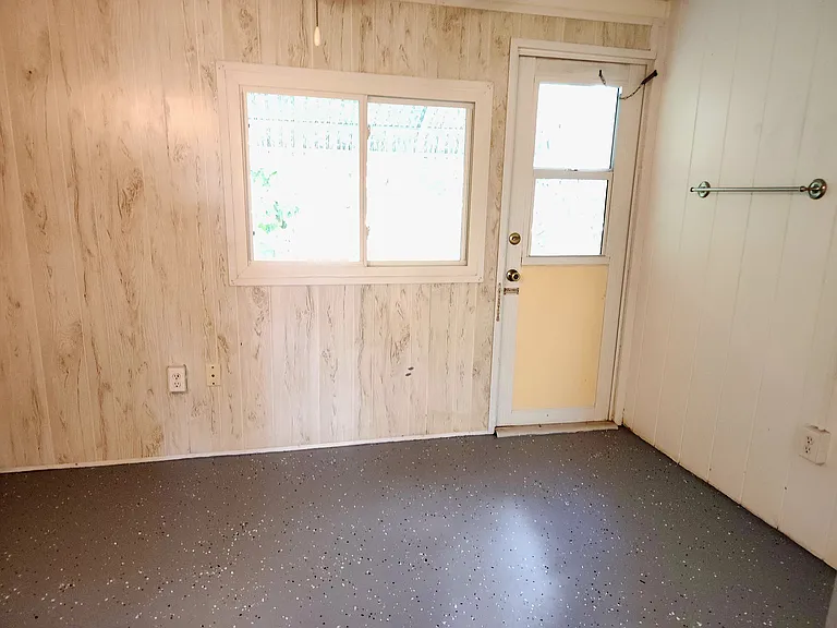 8346 10th Way N — Photo 25