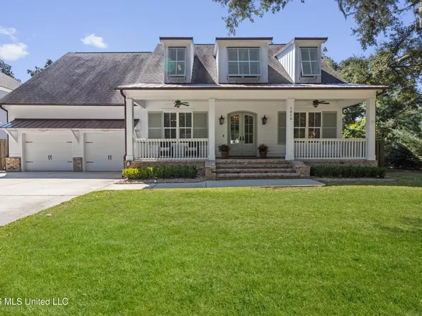 1016 Lafontaine St, Ocean Springs, MS 39564