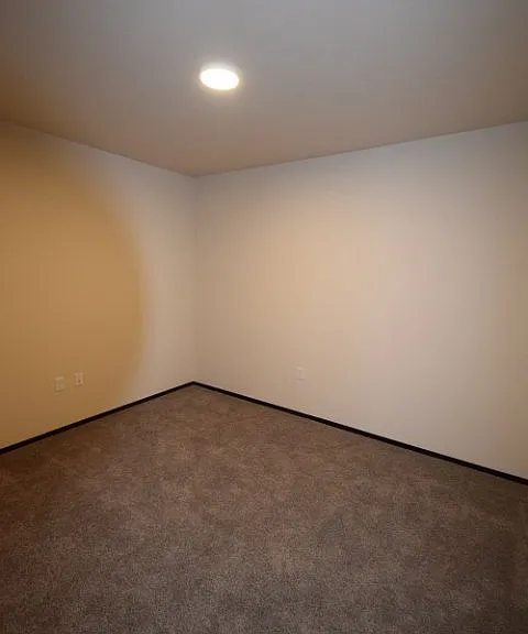 Galaxie High Rise Apartments — Photo 22