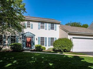 388 Colonial Cir, Geneva, IL 60134