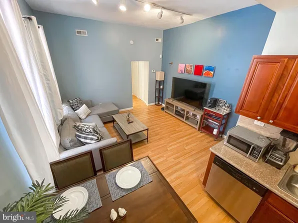 109 S 21st St APT 5, Philadelphia, PA 19103