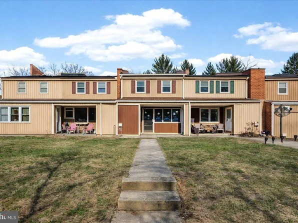 207 Westbury Ct, Downingtown, PA 19335