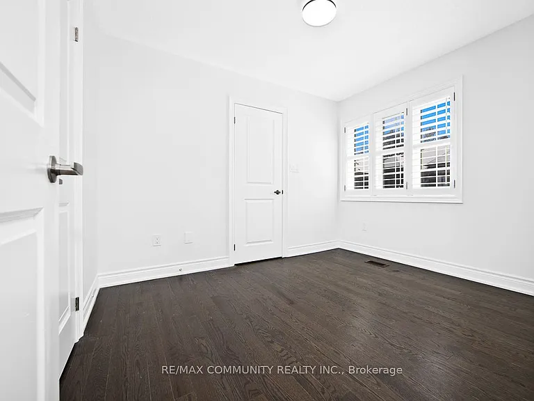 33 Liam Ln — Photo 16
