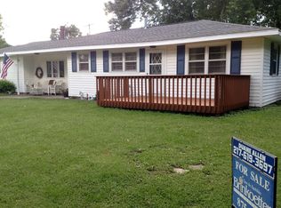 1375 N Snyder St, Harristown, IL 62537