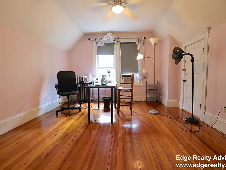 48 Burton St — Photo 7