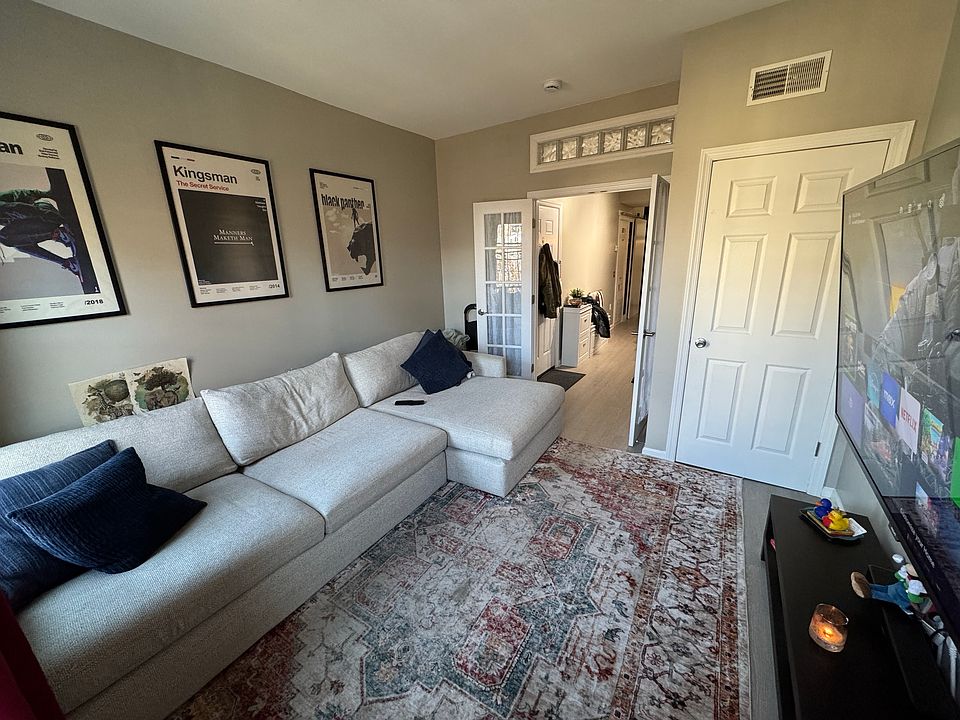 Front bedroom/office/living room