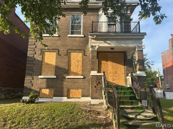 3950 Palm St, Saint Louis, MO 63107