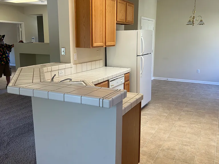 1205 Shadow Glen Ln — Photo 31