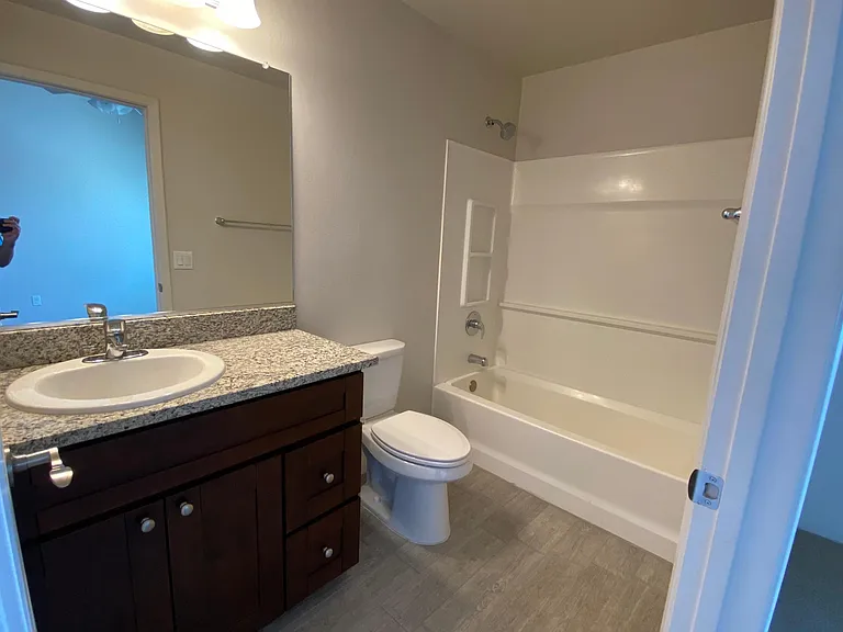 711 E Lester St #4 — Photo 11
