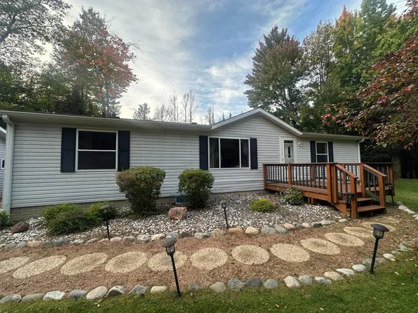 2395 Finger Lake Ln, Eagle River, WI 54521