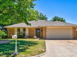 12044 Czech Hall Cir, Yukon, OK 73099