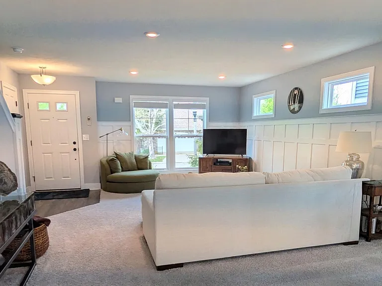 3824 Fossum Ln — Photo 3