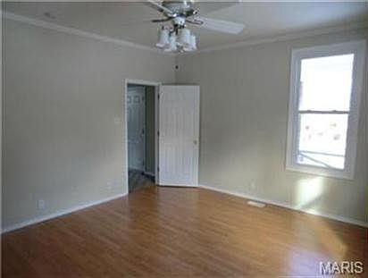 5th image of 344 Goetz Ave