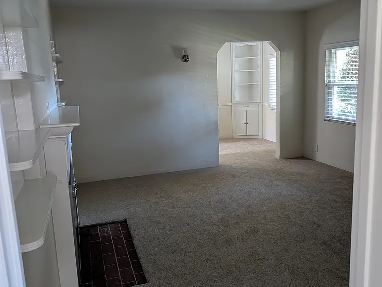 1430 N Myers St — Photo 10