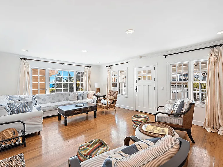 129 McAulay Pl — Photo 36