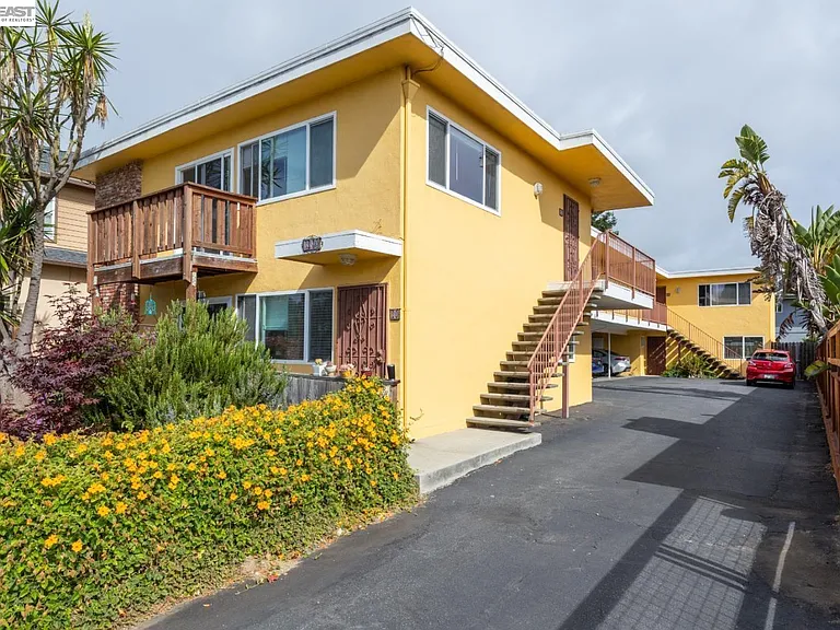 238 San Lorenzo Blvd #5 — Photo 2