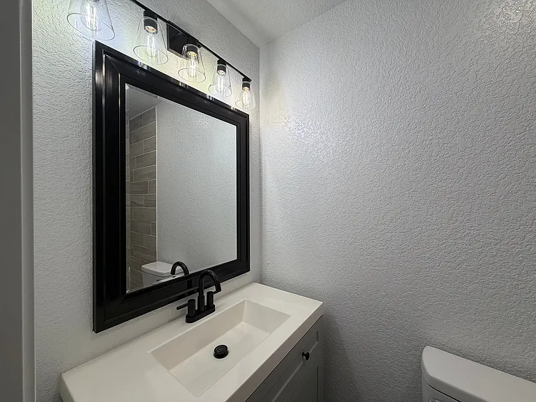 1211 Comay St — Photo 15