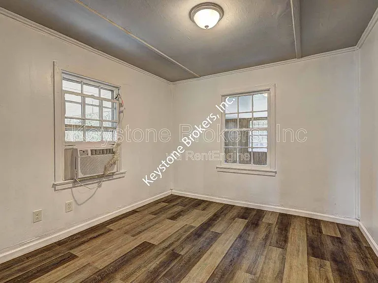1212 Hartley St — Photo 6