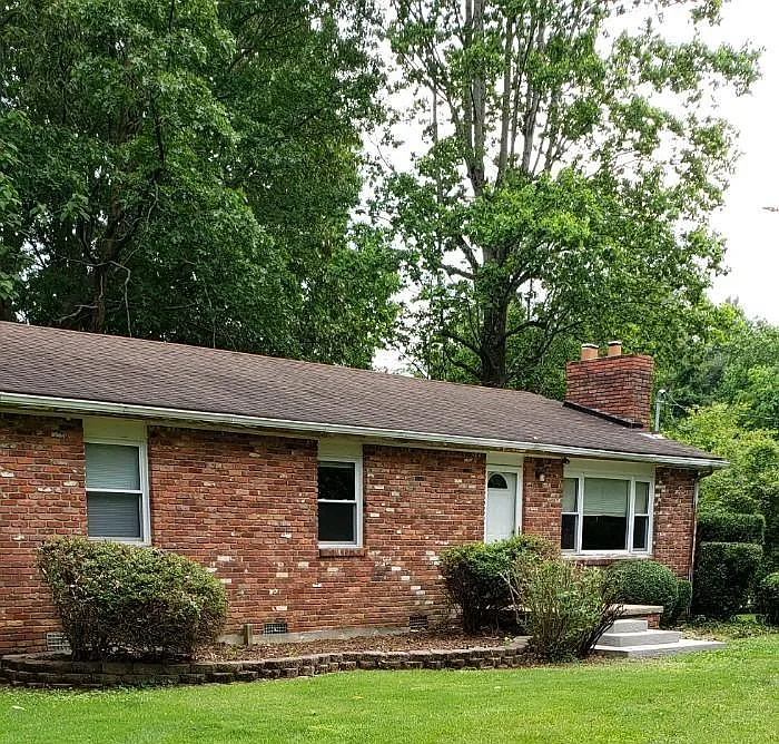 3 bed, $1,725 — Photo 2