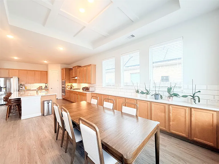 6610 Lake Oasis Dr — Photo 17