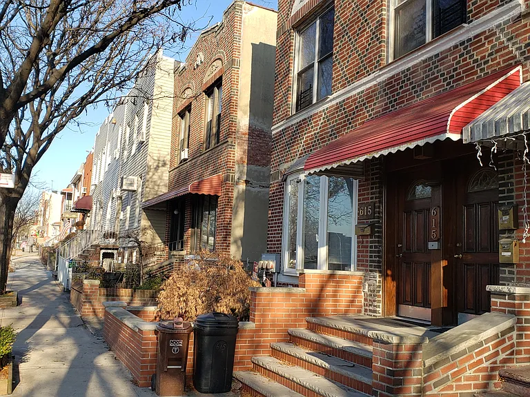 615 18th St #2R — Photo 1