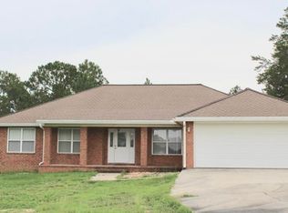 1204 Ten Lake Dr, Defuniak Springs, FL 32433